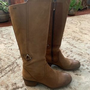 Teva waterproof leather boots